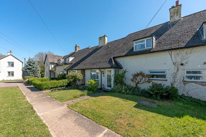 3 Bedroom Semi Detached House For Sale In Bluntisham Road, Needingworth, St. Ives, Cambridgeshire, PE27