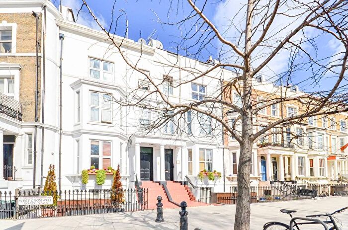 Studio To Rent In West Cromwell Road, Kensington, London, SW5