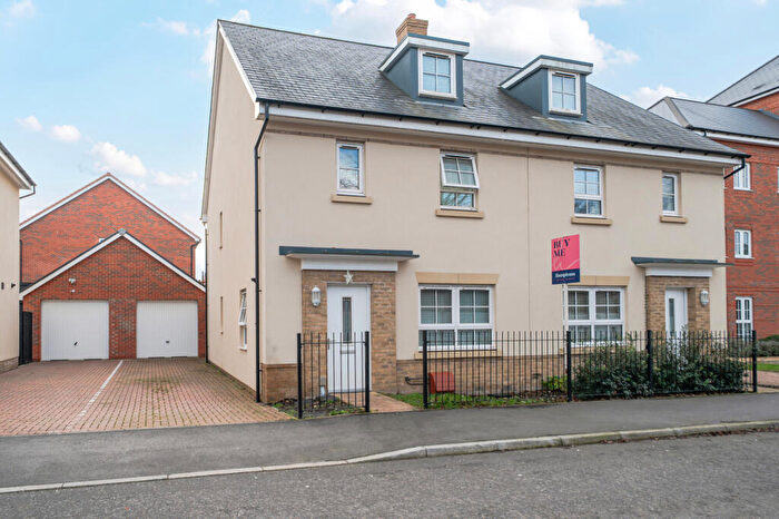 5 Bedroom Semi Detached House For Sale In West Hope Grant's Road, Aldershot, GU11