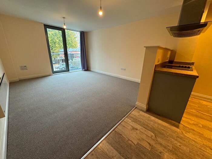 2 Bedroom Flat To Rent In Canal Street, Nottingham, Nottinghamshire, NG1