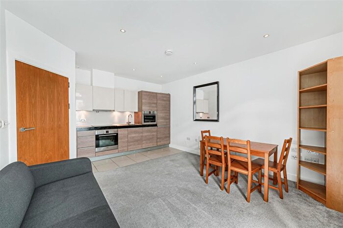 2 Bedroom Flat For Sale In Bromyard Avenue, London, W3