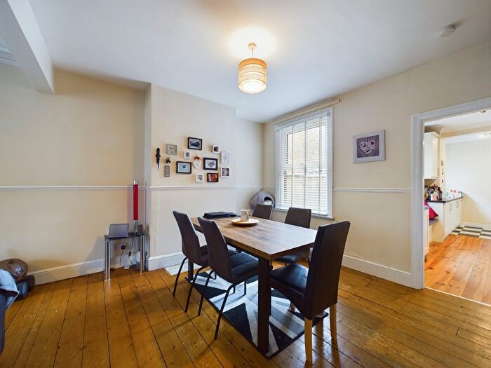 3 Bedroom Terraced House For Sale In Wycliffe Road, Abington, Northampton, NN1
