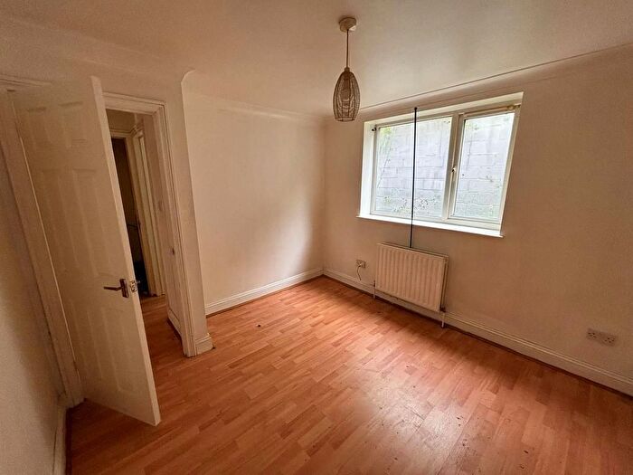 1 Bedroom Flat For Sale In St. Francis Close, Strood, Rochester, ME2