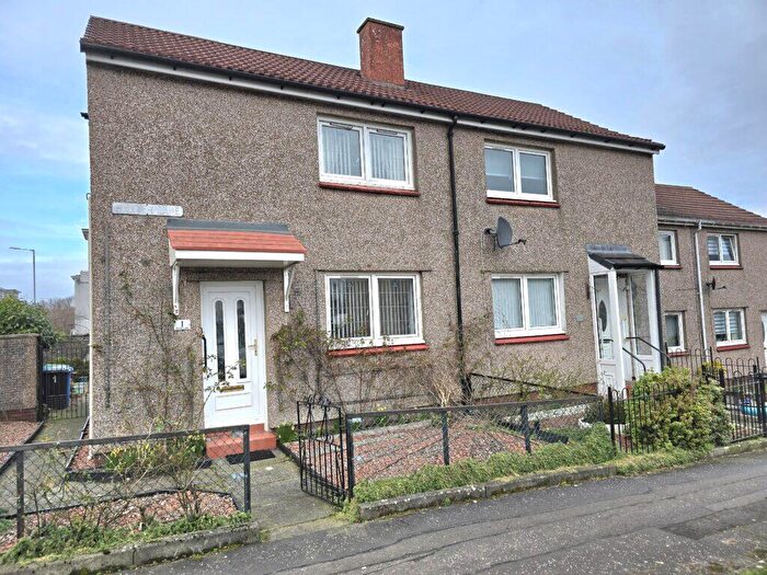 2 Bedroom End Of Terrace House To Rent In Baxter Lane, Alexandria, G83