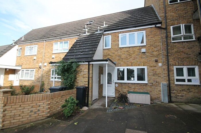 3 Bedroom End Of Terrace House For Sale In Belgrave Road, Hounslow, Middlesex, TW4