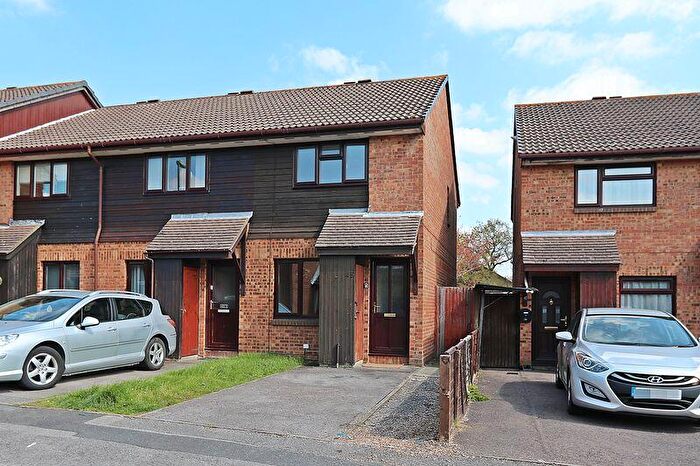 2 Bedroom End Of Terrace House To Rent In Celandine Avenue, Locks Heath, SO31