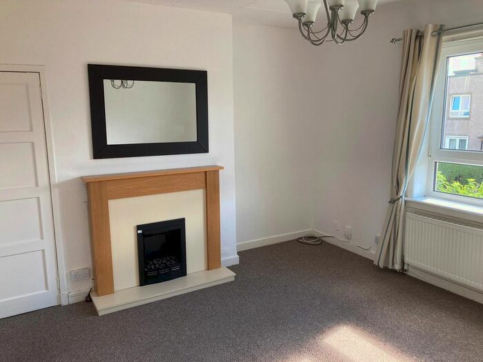 3 Bedroom Flat To Rent In Broomhouse Grove, Edinburgh, EH11