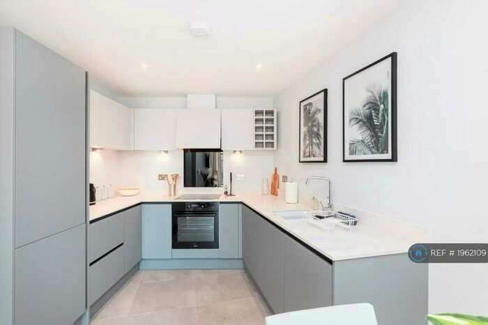 2 Bedroom Flat To Rent In Cellars Farm Road, Bournemouth, BH6