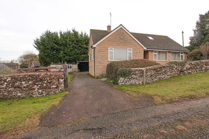 4 Bedroom Detached Bungalow For Sale In The Gables, Upper Tadmarton, OX15