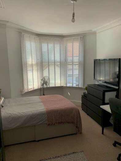 2 Bedroom House To Rent In Winchester Rd, Brislington, Bristol, BS4