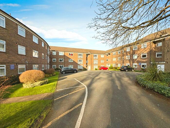 2 Bedroom Flat To Rent In Addiscombe Road, Croydon, CR0