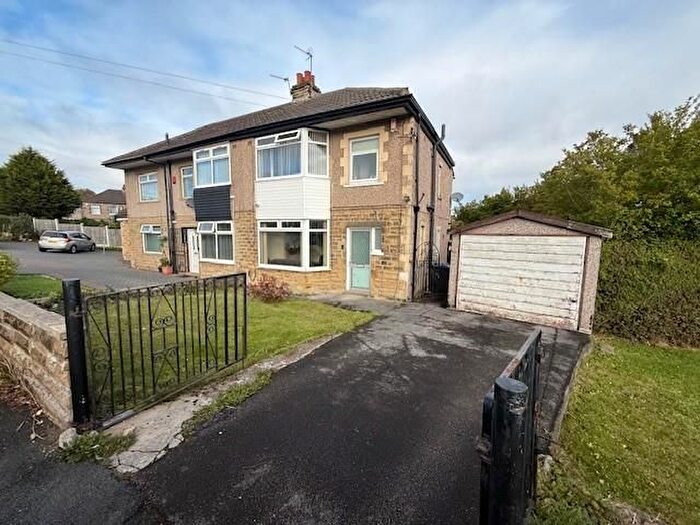3 Bedroom Semi-Detached House For Sale In Leafield Way, Eccleshill, Bradford, BD2