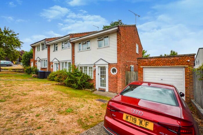 3 Bedroom End Of Terrace House To Rent In De Lara Way, Woking, Surrey, GU21