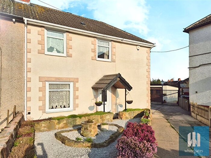 3 Bedroom Semi-Detached House For Sale In Crescent Road, Havercroft, Wakefield, West Yorkshire, WF4