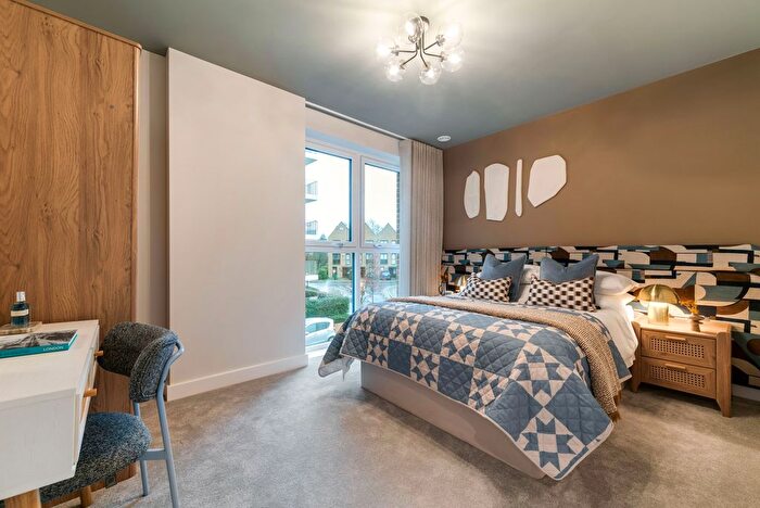 2 Bedroom Flat For Sale In Banks Road, Kidbrooke, SE3