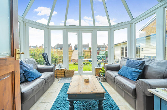 5 Bedroom Detached House For Sale In Meadow Way, Theale, Reading, RG7