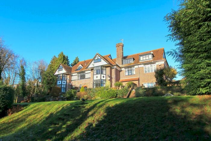 2 Bedroom Apartment To Rent In Fairfield Road, East Grinstead, RH19