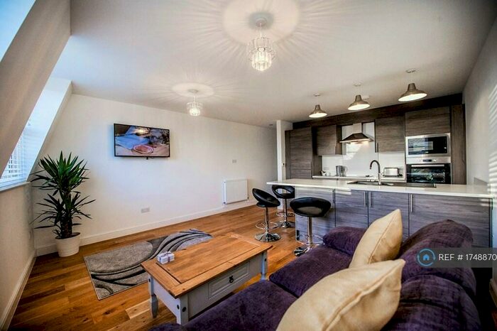 1 Bedroom Flat To Rent In High Road, Loughton, IG10