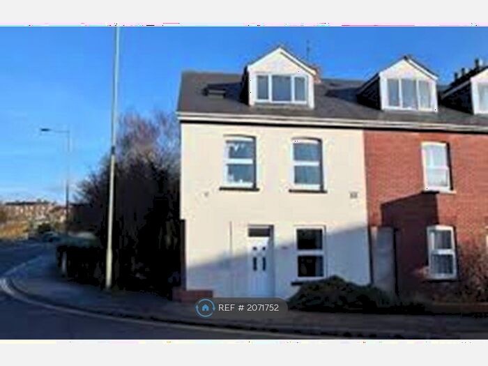 1 Bedroom Flat To Rent In West Exe South, Tiverton, EX16