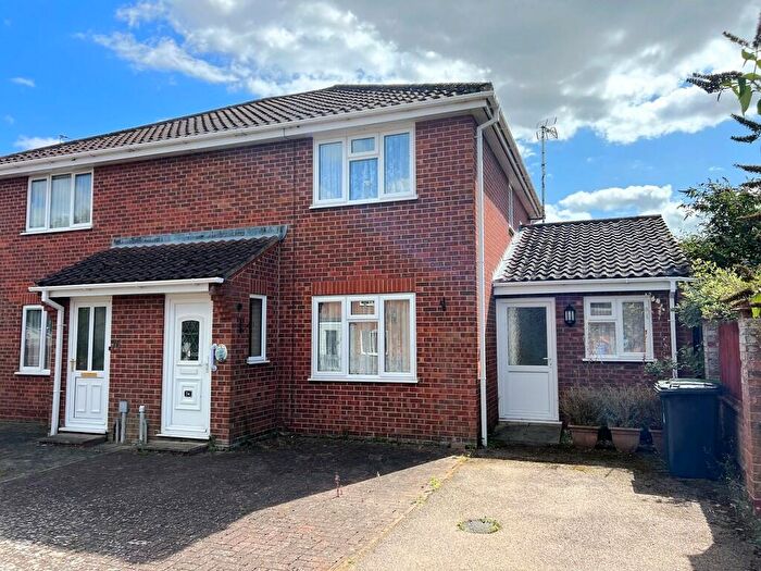 4 Bedroom Semi-Detached House For Sale In Brick Kiln Road, North Walsham, NR28