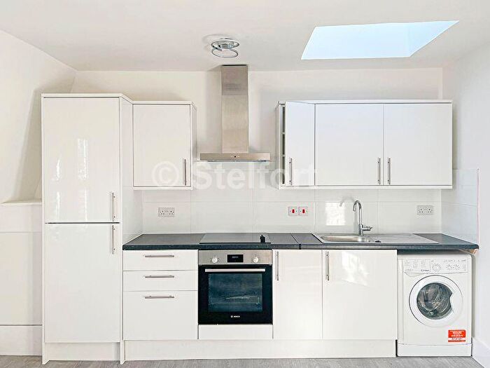 1 Bedroom Flat To Rent In Clissold Crescent, London, N16