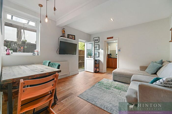 2 Bedroom Flat For Sale In Spencer Road, Harrow, HA3