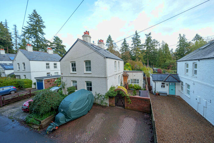 2 Bedroom Semi-Detached House For Sale In Hamlash Lane, Farnham, GU10