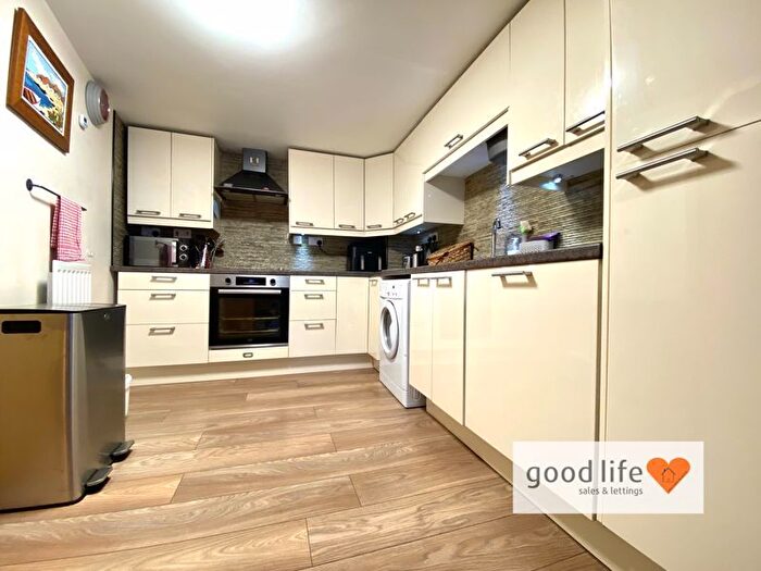 2 Bedroom Flat For Sale In Chandlers Road, Roker, Sunderland, SR6