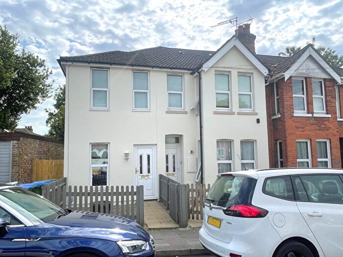 3 Bedroom End Of Terrace House For Sale In *** Auction Sale ***Shirley, Southampton, SO15