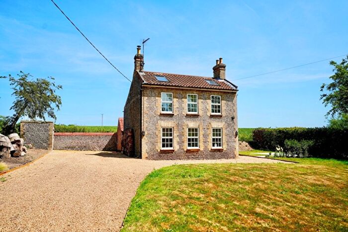 2 Bedroom Detached House To Rent In Bradfield Road, Swafield, NR28