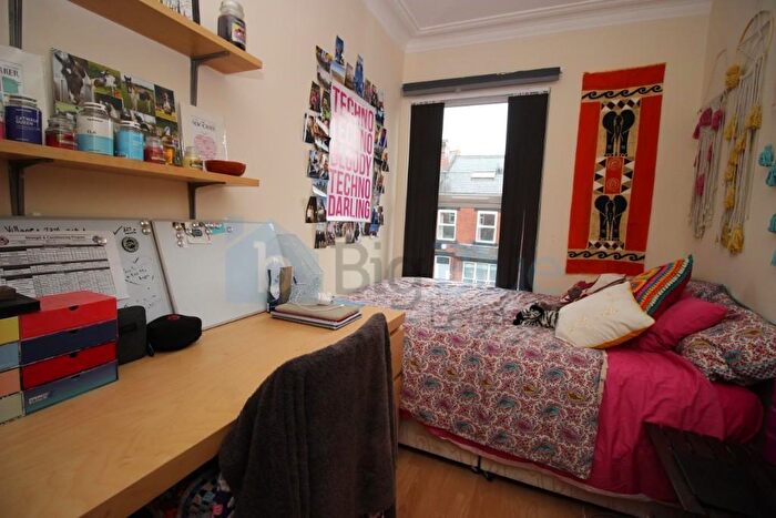 7 Bedroom House To Rent In Chestnut Avenue, Leeds, LS6