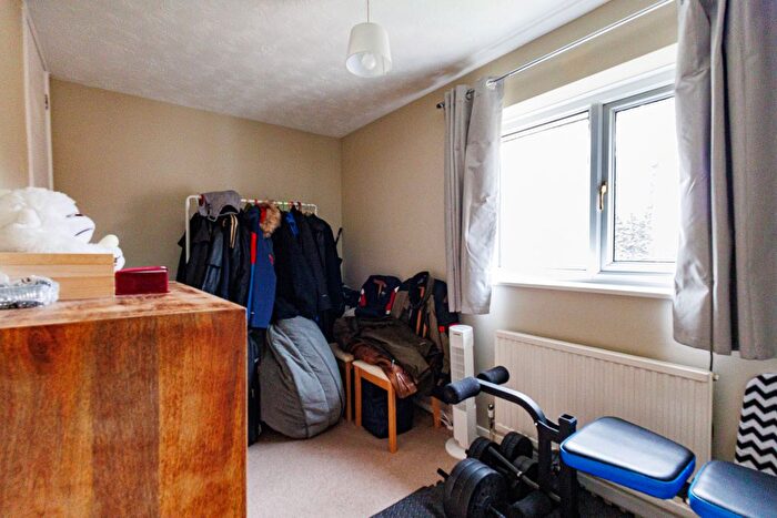 2 Bedroom Semi-Detached House For Sale In Boundary Close, Swindon, SN2