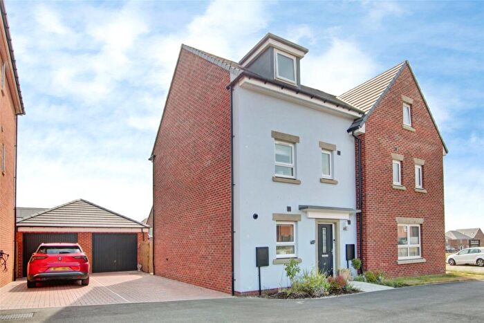 4 Bedroom Semi-Detached House For Sale In Outberry Way, Durham, DH1