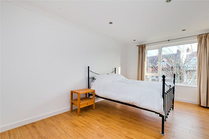 2 Bedroom Flat To Rent In The Hermitage, Barnes, SW13