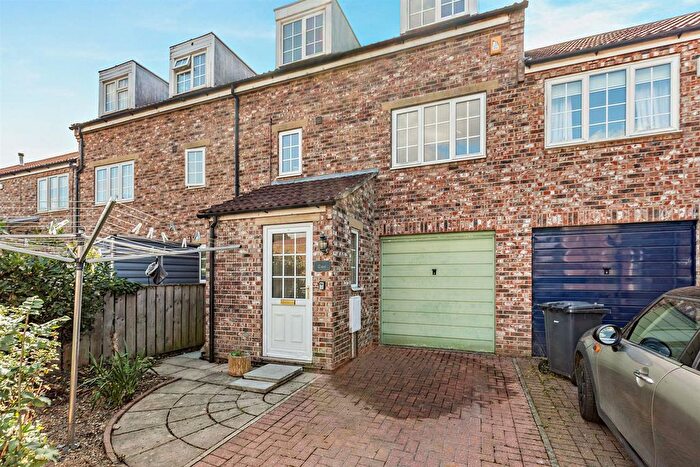 4 Bedroom Terraced House For Sale In Back Lane, Sowerby, YO7