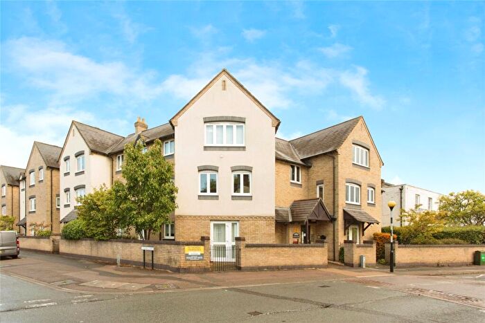 2 Bedroom Apartment For Sale In Alder Court, Chesterton, CB4