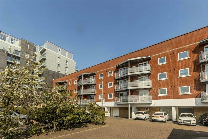 2 Bedroom Flat To Rent In Bruford Court, London, SE8