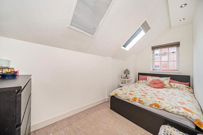 2 Bedroom Maisonette For Sale In Bramshaw Road, Homerton, E9 - Photo 6