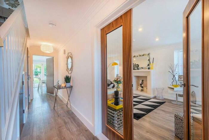 4 Bedroom Detached House To Rent In Greencroft, Merrow, Guildford, GU1