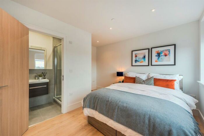 Studio To Rent In Caxton Place, Ilford, IG1