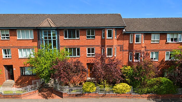 2 Bedroom Flat For Sale In Maryhill Road, Glasgow, G20