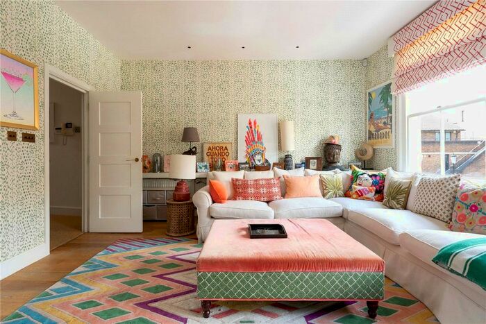 3 Bedroom Flat To Rent In Kensington Park Road, Notting Hill, W11