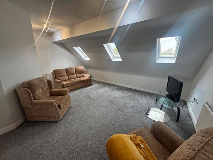 2 Bedroom Flat To Rent In Hotham Road South, Hull, East Riding Of Yorkshi, HU5