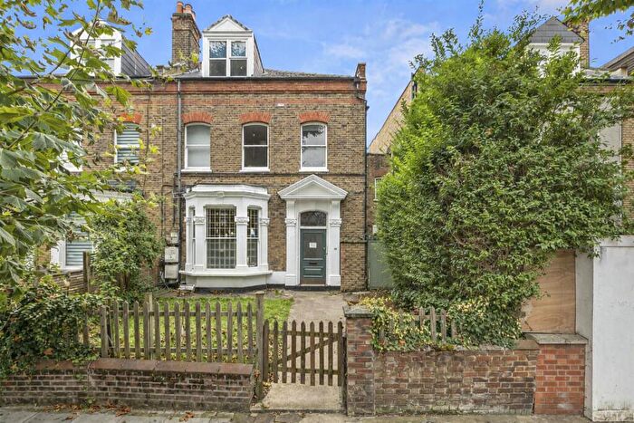 1 Bedroom Apartment To Rent In Brondesbury Road, Brondesbury, London, NW6