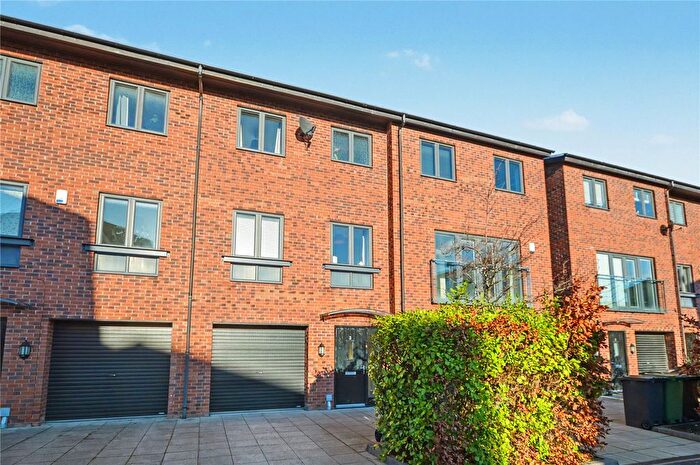 3 Bedroom Terraced House For Sale In Linen Walk, Hunslet, Leeds, LS10
