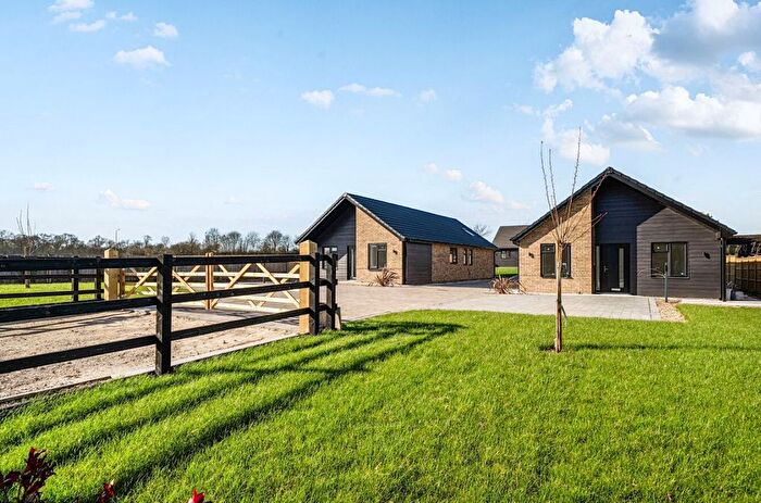 3 Bedroom Detached Bungalow For Sale In Stagsden Road, Bromham, MK43