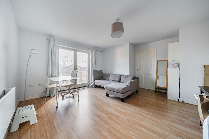 2 Bedroom Flat For Sale In Bruford Court, London, SE8