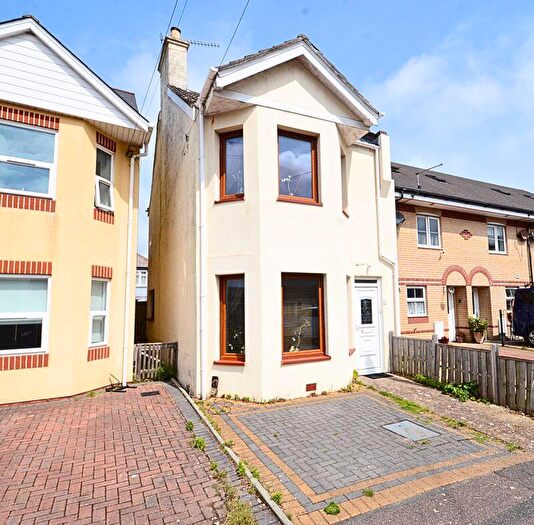 3 Bedroom Semi-Detached House For Sale In Boscombe Grove Road, Bournemouth, BH1