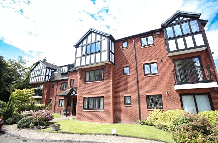 2 Bedroom Flat For Sale In Princes Road, Heaton Mersey, Stockport, SK4