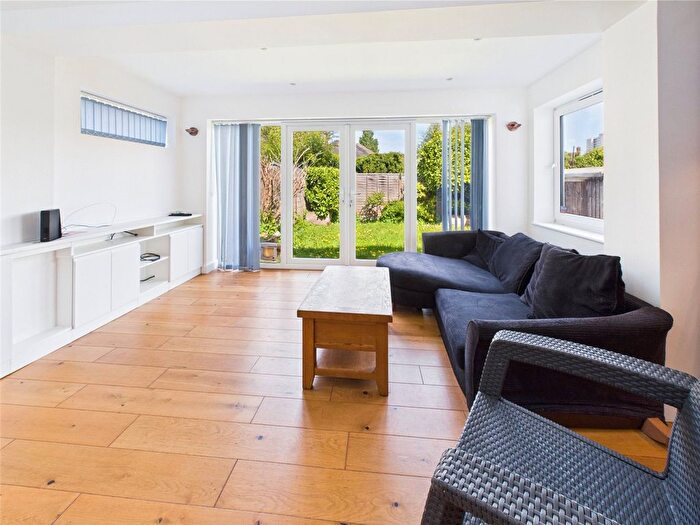 3 Bedroom Semi-Detached House To Rent In Glebe Side, Twickenham, TW1